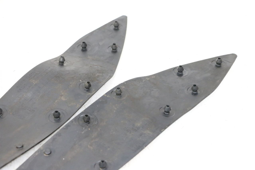 photo de CARENA PEDANA GOMME HONDA PCX (JF57/JF64) 125 (2014 - 2018) - Zoom sullo stato d'uso