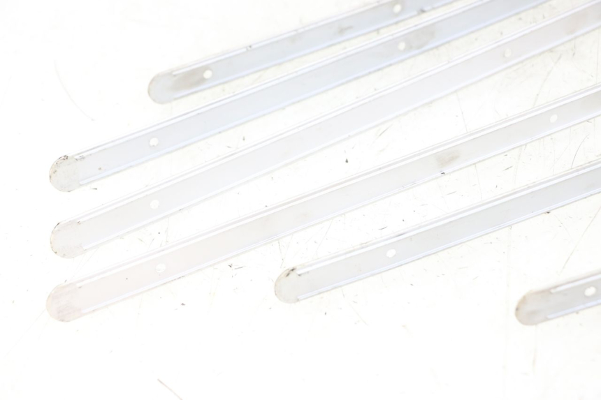 photo de CARENA PEDANA GOMME JM MOTORS VX 125 (2022 - 2025) - Zoom sullo stato d'uso