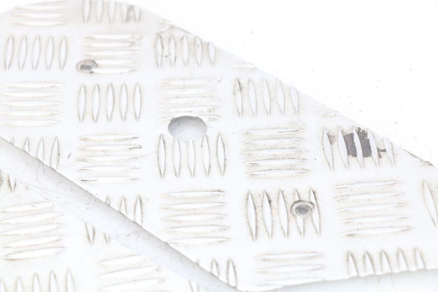 photo de TAPPETINO PEDANA PEUGEOT KISBEE 2T 50 (2010 - 2017) - Zoom sullo stato d'uso