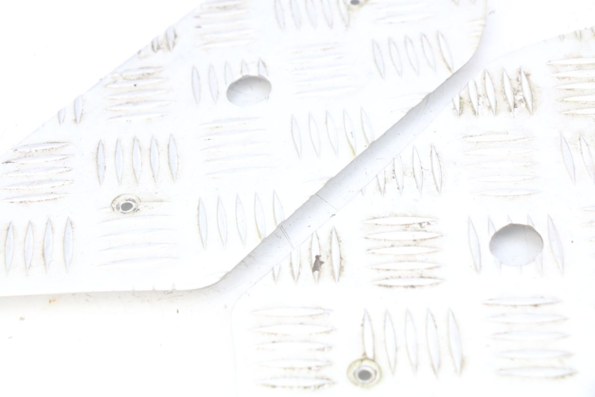 photo de TAPPETINO PEDANA PEUGEOT KISBEE 2T 50 (2010 - 2017) - Altra angolazione