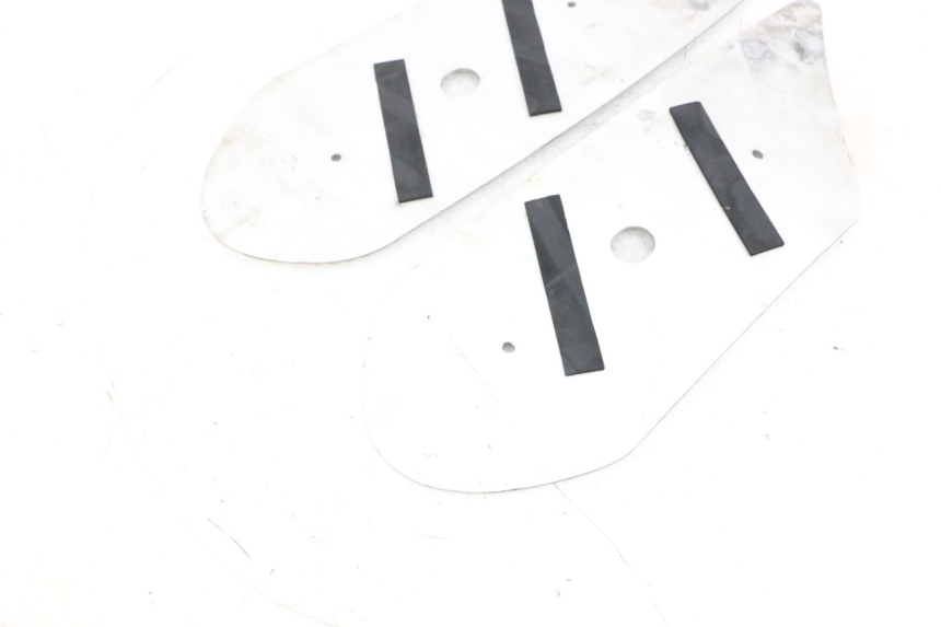 photo de TAPPETINO PEDANA PEUGEOT KISBEE 4T 50 (2018 - 2022) - Dettaglio del componente