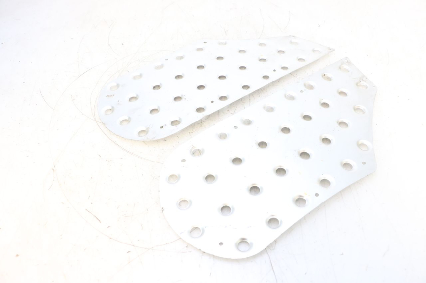 photo de CARENA PEDANA GOMME KEEWAY MATRIX RX9 125 (2006 - 2007) - Dettaglio del componente