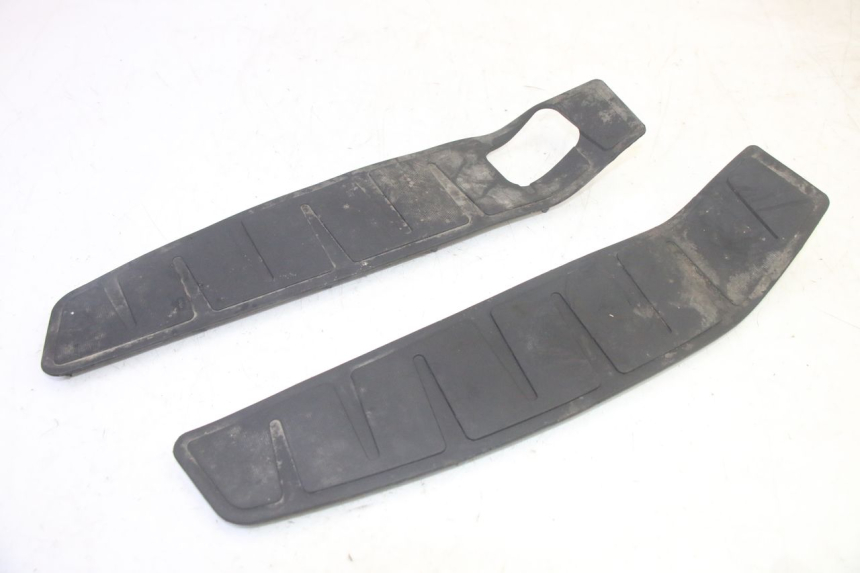 photo de CARENA PEDANA GOMME PIAGGIO MP3 HPE 350 (2018 - 2020) - Vista principale