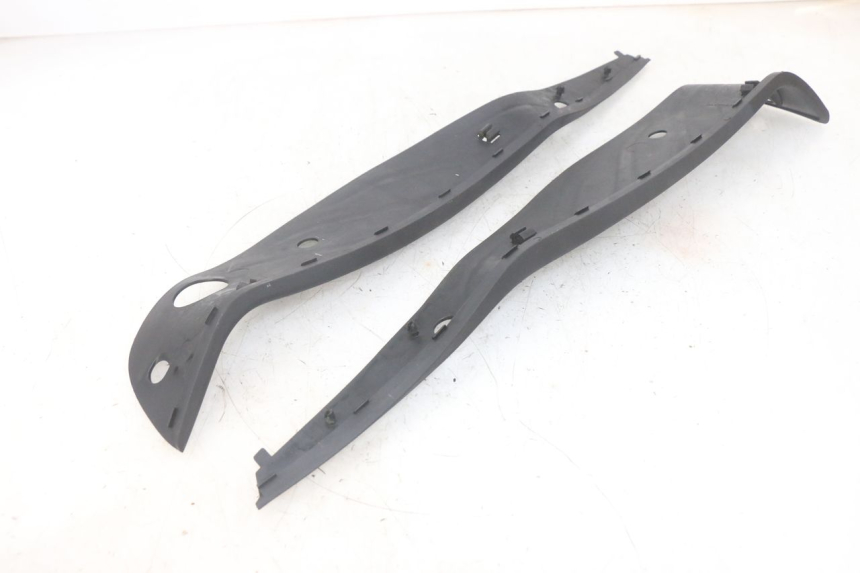 photo de CARENA PEDANA GOMME PIAGGIO MP3 HPE 300 (2019 - 2026) - Dettaglio del componente