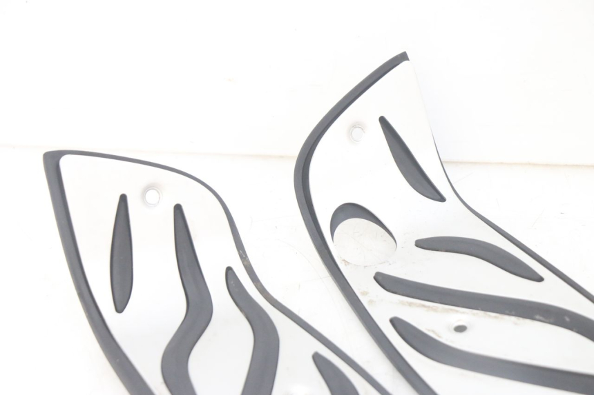 photo de CARENA PEDANA GOMME PIAGGIO MP3 HPE 300 (2019 - 2026) - Ispezione visiva dettagliata