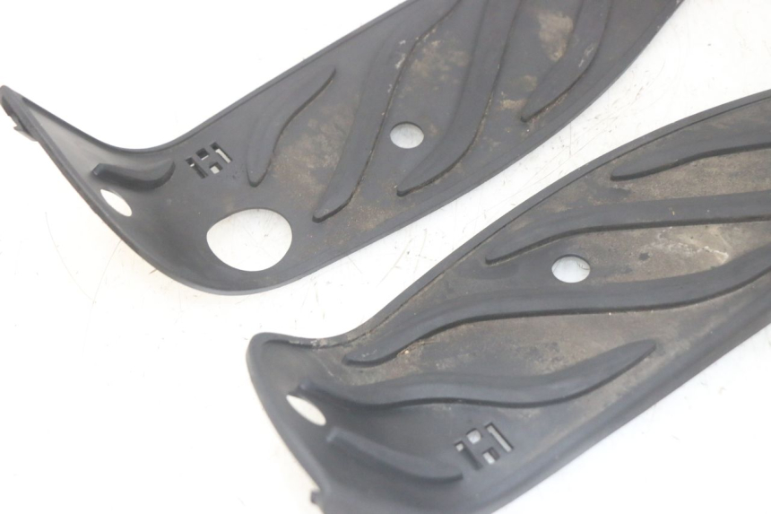 photo de CARENA PEDANA GOMME PIAGGIO MP3 HPE 300 (2019 - 2026) - Dettagli dei punti di fissaggio