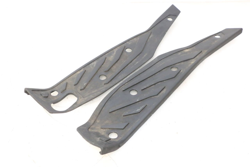 photo de CARENA PEDANA GOMME PIAGGIO MP3 HPE 530 (2022 - 2026) - Altra vista dell'articolo