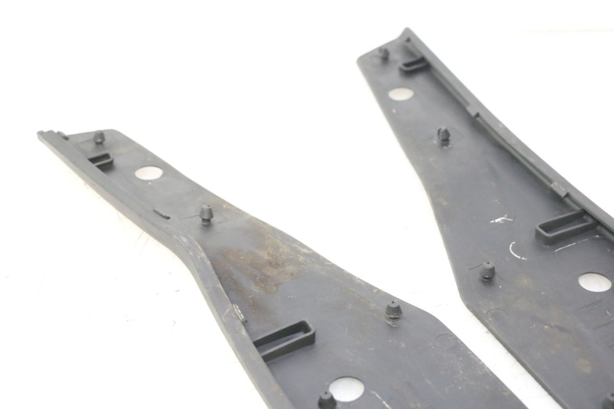 photo de CARENA PEDANA GOMME PIAGGIO MP3 HPE 530 (2022 - 2026) - Altra angolazione