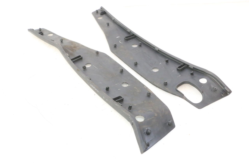 photo de CARENA PEDANA GOMME PIAGGIO MP3 HPE 530 (2022 - 2026) - Primo piano tecnico