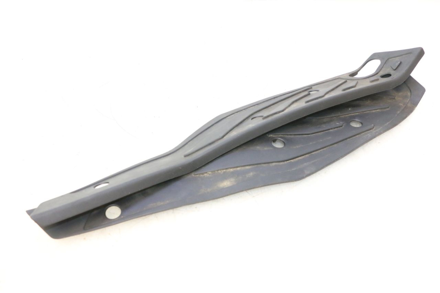 photo de CARENA PEDANA GOMME PIAGGIO MP3 HPE 530 (2022 - 2026) - Vista d'insieme del prodotto