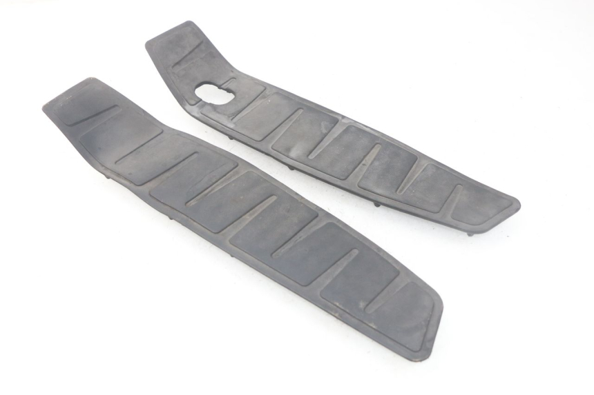 photo de TAPPETINO PEDANA PIAGGIO MP3 LT 400 (2007 - 2012) - Zoom sullo stato d'uso