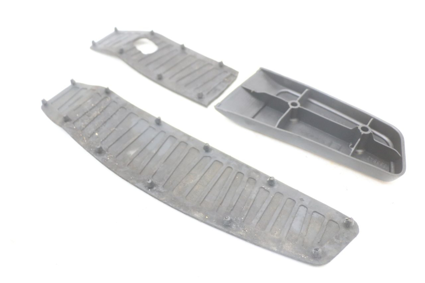 photo de TAPPETINO PEDANA PIAGGIO MP3 LT 400 (2007 - 2012) - Zoom sullo stato d'uso