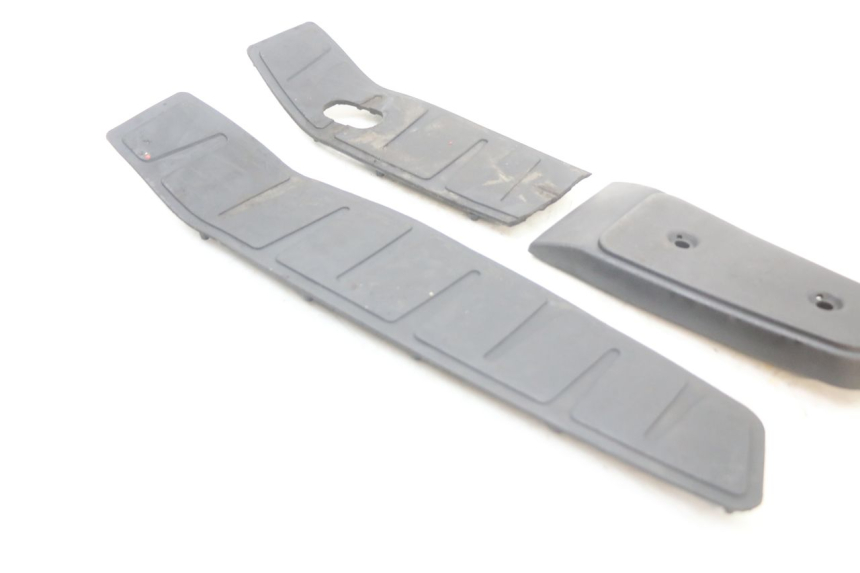 photo de TAPPETINO PEDANA PIAGGIO MP3 LT 400 (2007 - 2012) - Altra angolazione