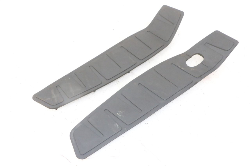 photo de CARENA PEDANA GOMME PIAGGIO MP3 LT 300 (2010 - 2016) - Vista principale