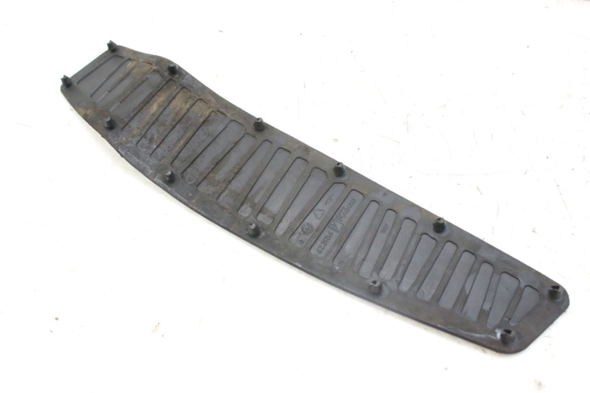 photo de TAPPETINO PEDANA PIAGGIO MP3 RL 250 (2006 - 2010) - Dettaglio del componente