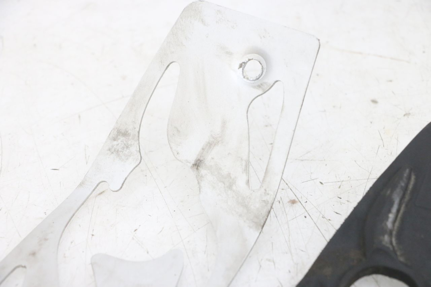 photo de CARENA PEDANA GOMME PIAGGIO MP3 500 (2016 - 2018) - Altra vista dell'articolo