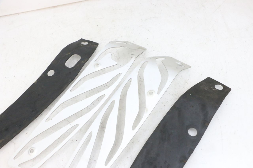 photo de CARENA PEDANA GOMME PIAGGIO MP3 500 (2016 - 2018) - Zoom sullo stato d'uso