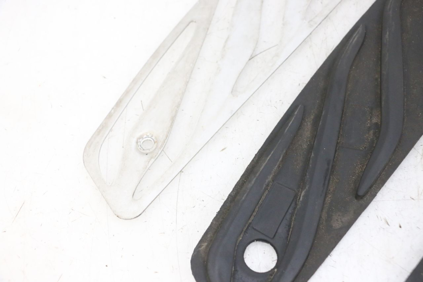 photo de CARENA PEDANA GOMME PIAGGIO MP3 500 (2016 - 2018) - Ricambio usato controllato