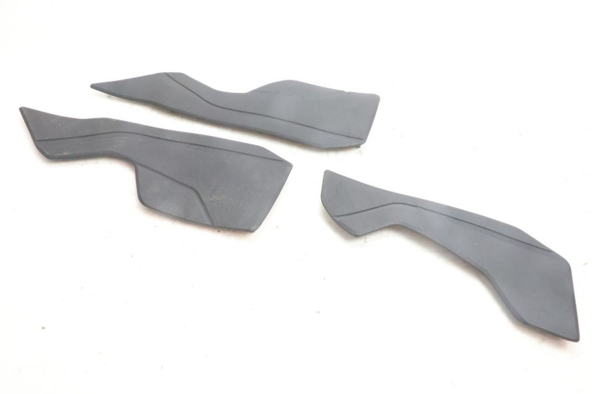 photo de CARENA PEDANA GOMME YAMAHA N-MAX NMAX 125 (2021 - 2024) - Vista principale