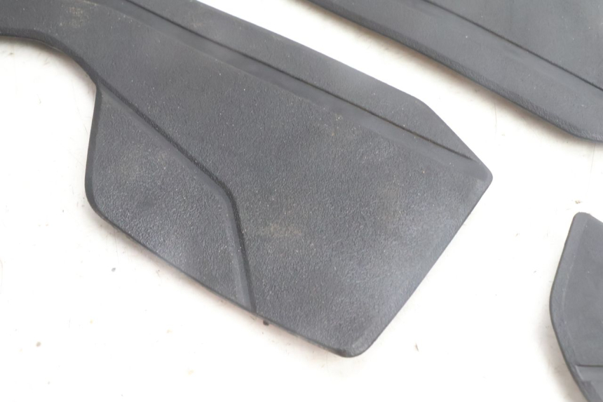 photo de CARENA PEDANA GOMME YAMAHA N-MAX NMAX 125 (2021 - 2024) - Altra angolazione
