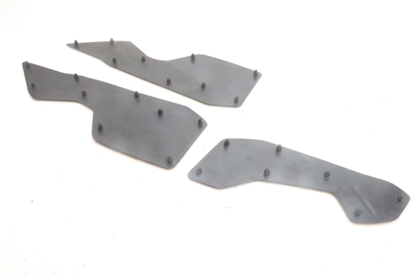 photo de CARENA PEDANA GOMME YAMAHA N-MAX NMAX 125 (2021 - 2024) - Dettagli dei punti di fissaggio