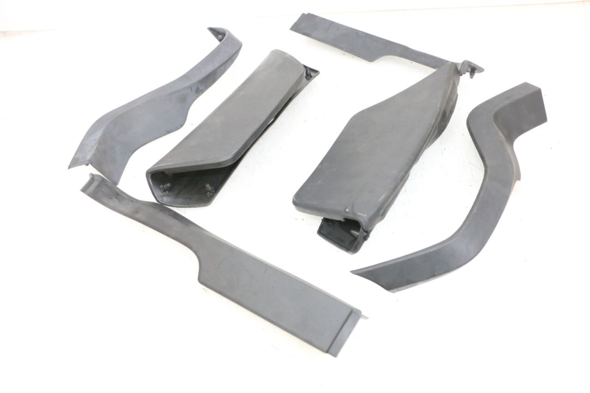 photo de CARENA PEDANA GOMME YAMAHA NEO'S CORE 1 (2022 - 2026) - Vista principale