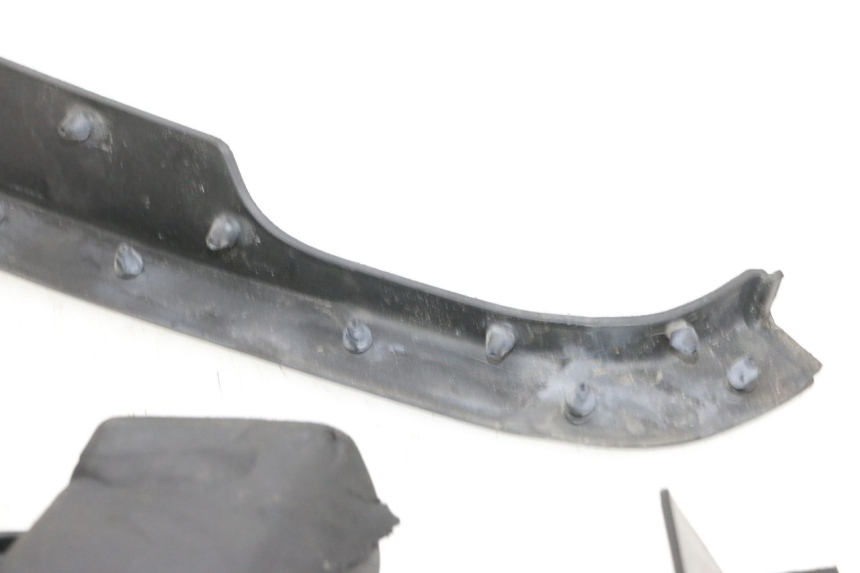 photo de CARENA PEDANA GOMME YAMAHA NEO'S CORE 1 (2022 - 2026) - Ispezione visiva dettagliata