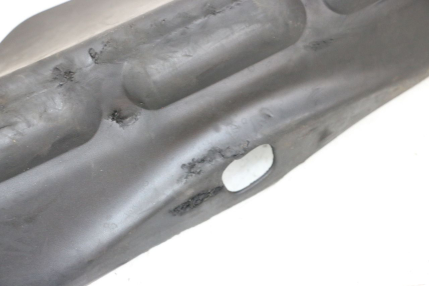 photo de CARENA PEDANA GOMME YAMAHA NEO'S CORE 1 (2022 - 2026) - Stato della superficie e materiale