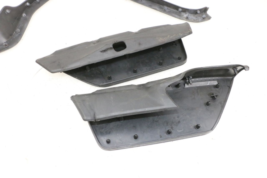 photo de CARENA PEDANA GOMME YAMAHA NEO'S CORE 1 (2022 - 2026) - Marcature e riferimenti originali