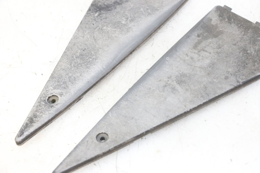 photo de TAPPETINO PEDANA PIAGGIO NEW TYPHOON 50 (2010 - 2017) - Vista d'insieme del prodotto