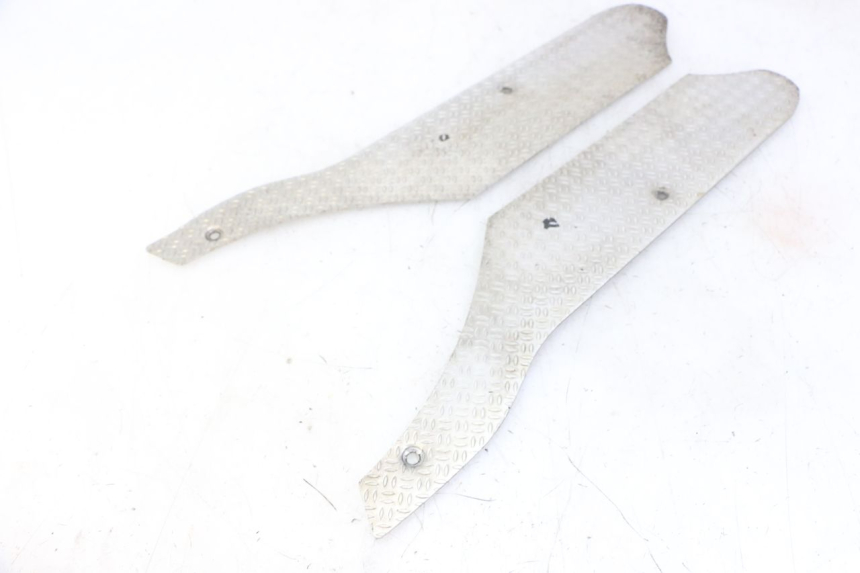 photo de CARENA PEDANA GOMME PIAGGIO NRG POWER PUREJET 50 (2018 - 2021) - Vista principale