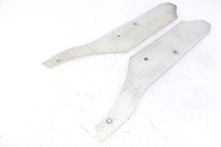 photo de CARENA PEDANA GOMME PIAGGIO NRG POWER PUREJET 50 (2018 - 2021) - Zoom sullo stato d'uso