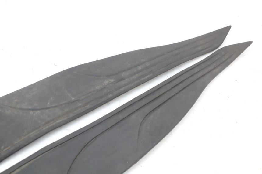 photo de Tappetino pedana HONDA PCX (JF28) 125 (2009 - 2011) - Zoom sullo stato d'uso