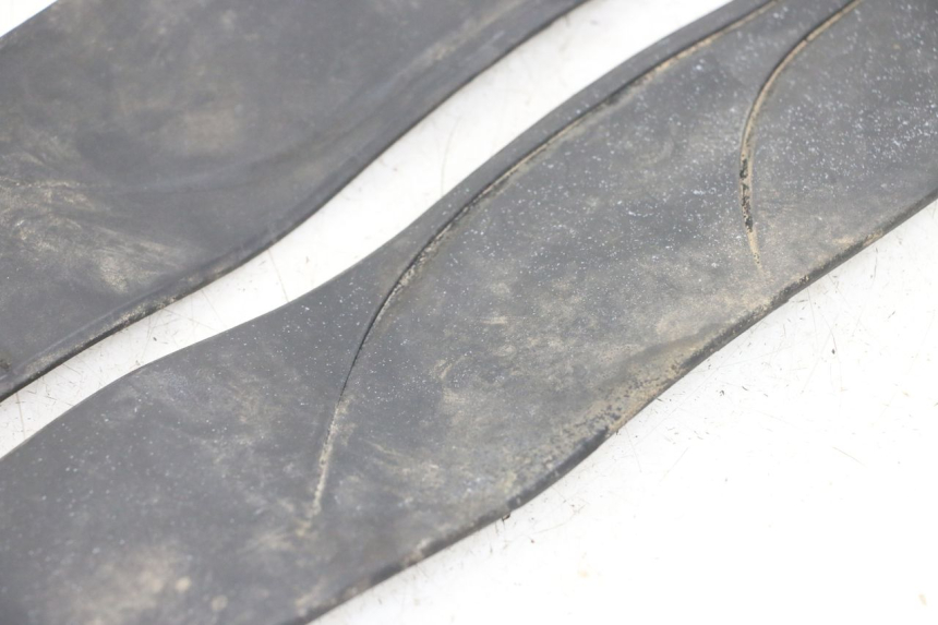 photo de TAPPETINO PEDANA HONDA PCX (JF47) 125 (2012 - 2013) - Altra angolazione