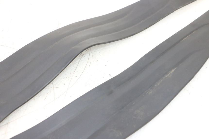 photo de CARENA PEDANA GOMME HONDA PCX (JF57/JF64) 125 (2014 - 2018) - Altra angolazione
