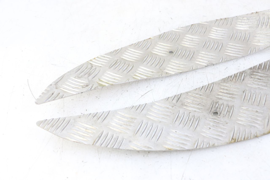 photo de CARENA PEDANA GOMME PEUGEOT ELYSTAR 50 (2002 - 2014) - Altra angolazione