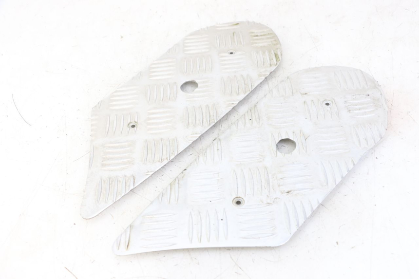 photo de TAPPETINO PEDANA PEUGEOT KISBEE 4T 50 (2018 - 2022) - Vista principale