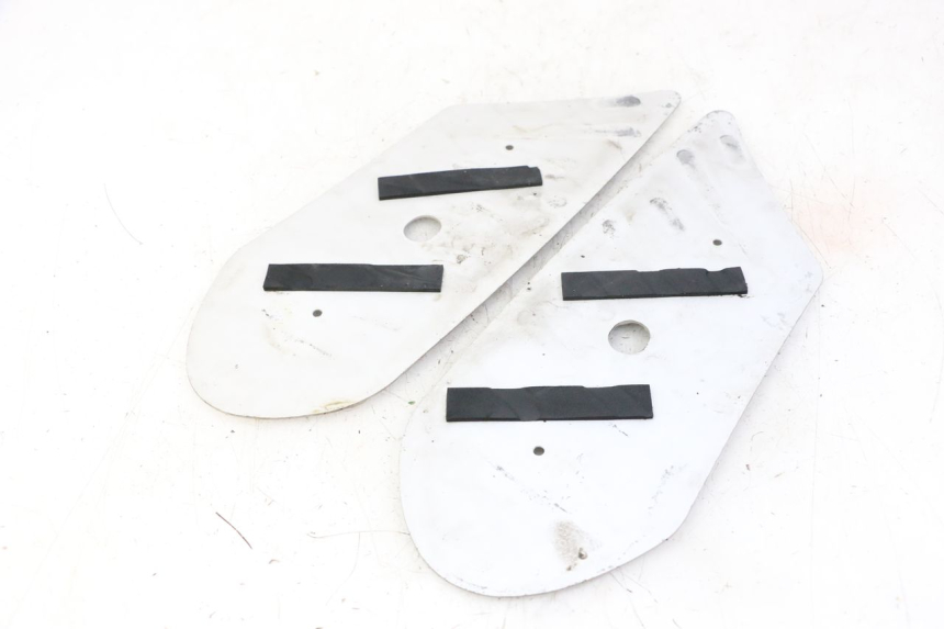 photo de TAPPETINO PEDANA PEUGEOT KISBEE 4T 50 (2018 - 2022) - Dettaglio del componente