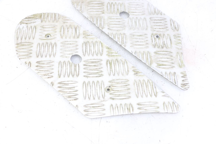 photo de TAPPETINO PEDANA PEUGEOT KISBEE 4T 50 (2018 - 2022) - Zoom sullo stato d'uso