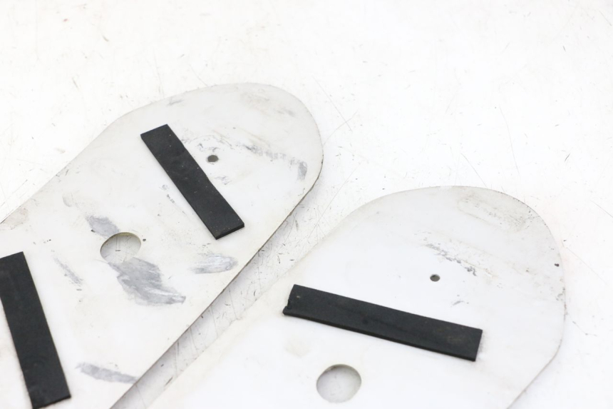 photo de TAPPETINO PEDANA PEUGEOT KISBEE 4T 50 (2018 - 2022) - Zoom sullo stato d'uso