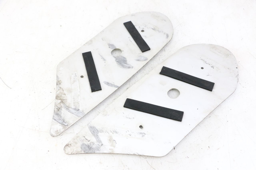 photo de TAPPETINO PEDANA PEUGEOT KISBEE 4T 50 (2018 - 2022) - Altra angolazione