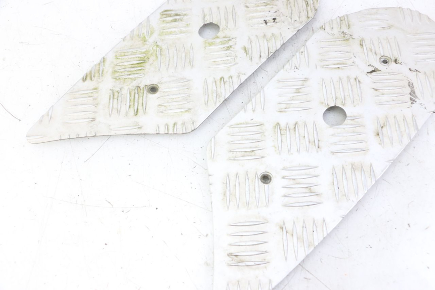 photo de TAPPETINO PEDANA PEUGEOT KISBEE 4T 50 (2018 - 2022) - Primo piano tecnico