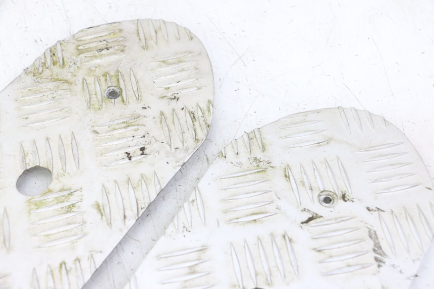 photo de TAPPETINO PEDANA PEUGEOT KISBEE 4T 50 (2018 - 2022) - Vista d'insieme del prodotto