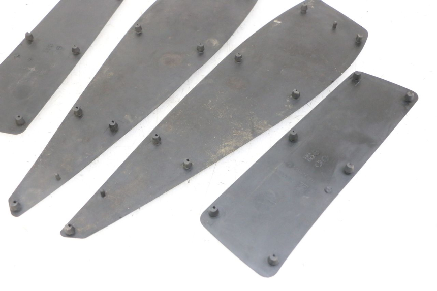 photo de Tappetino pedana PEUGEOT SATELIS 125 (2013 - 2018) - Dettaglio del componente