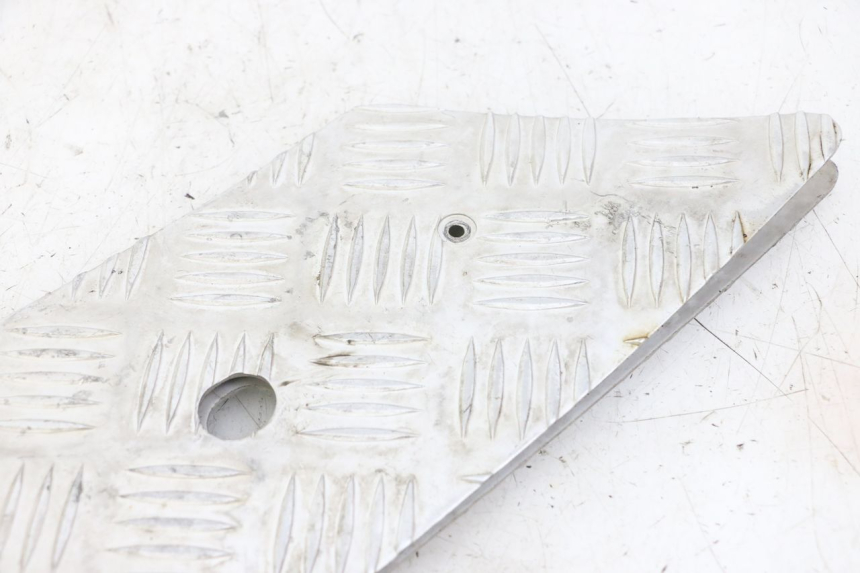 photo de CARENA PEDANA GOMME PEUGEOT STREETZONE I 2T 50 (2018 - 2020) - Dettaglio del componente