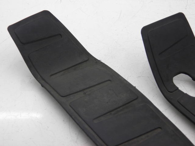 photo de Tappetino pedana PIAGGIO MP3 400 (2007 - 2009) - Dettaglio del componente