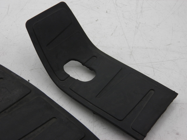 photo de Tappetino pedana PIAGGIO MP3 400 (2007 - 2009) - Zoom sullo stato d'uso