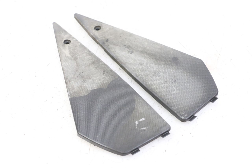 photo de TAPPETINO PEDANA PIAGGIO NEW TYPHOON 50 (2010 - 2017) - Zoom sullo stato d'uso