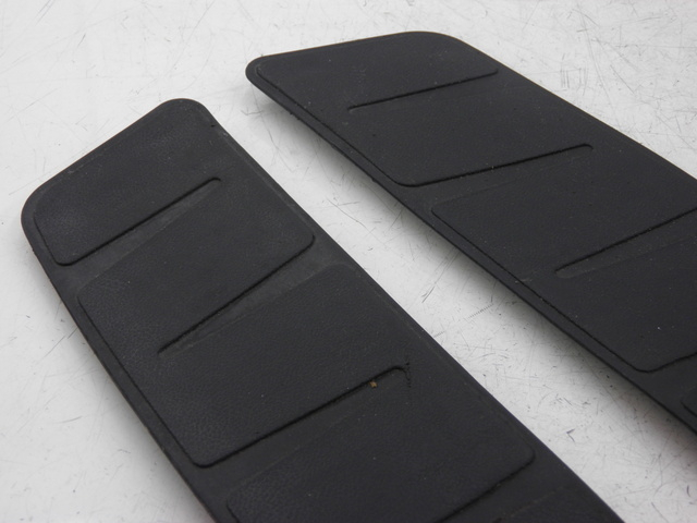 photo de TAPPETINO PEDANA PIAGGIO XEVO - X EVO 125 (2007 - 2017) - Primo piano tecnico