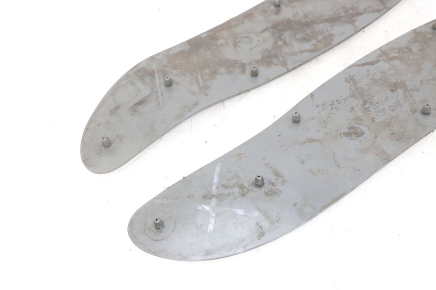 photo de CARENA PEDANA GOMME APRILIA RALLY AC 50 (1995 - 2004) - Dettaglio del componente